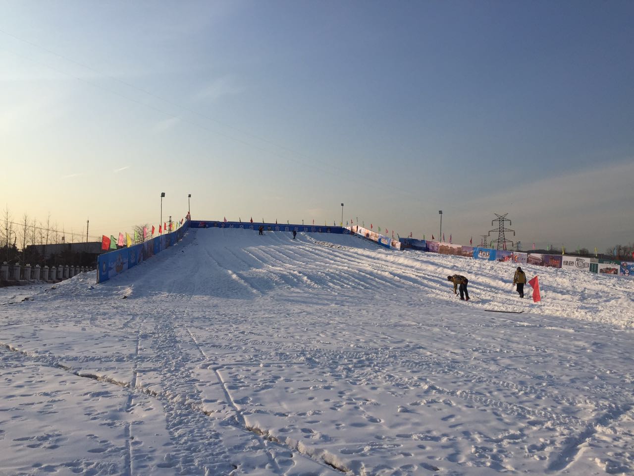 北京朝陽店冰雪樂園成功開幕，河北迪特加油助威